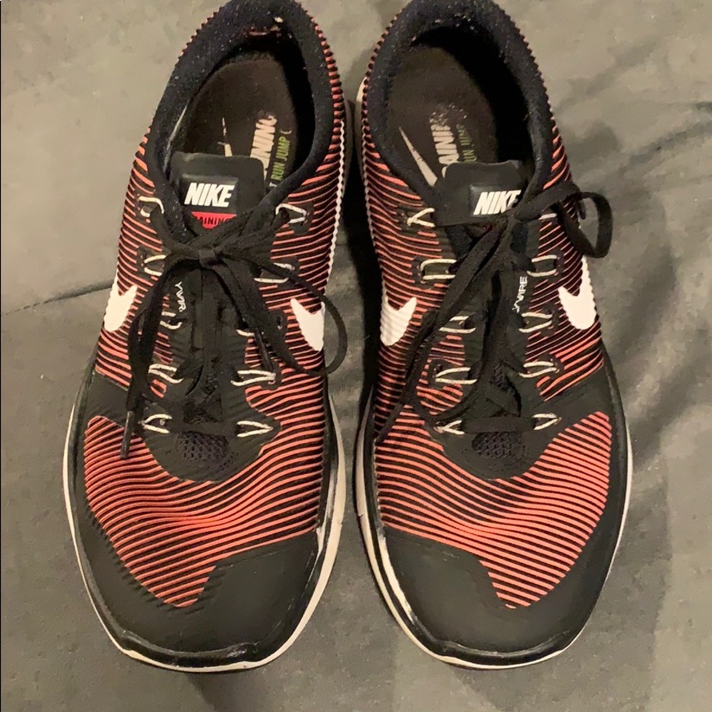 Nike flywire rubbing shoes
